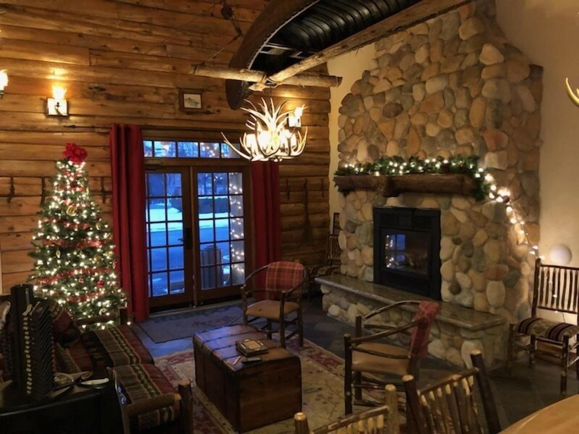 Vista Lobby Finger Lakes Lodging