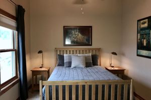 Alquiler Vacacional - Newly Renovated Downtown Condo! Walk To Restaurants / Hot Springs