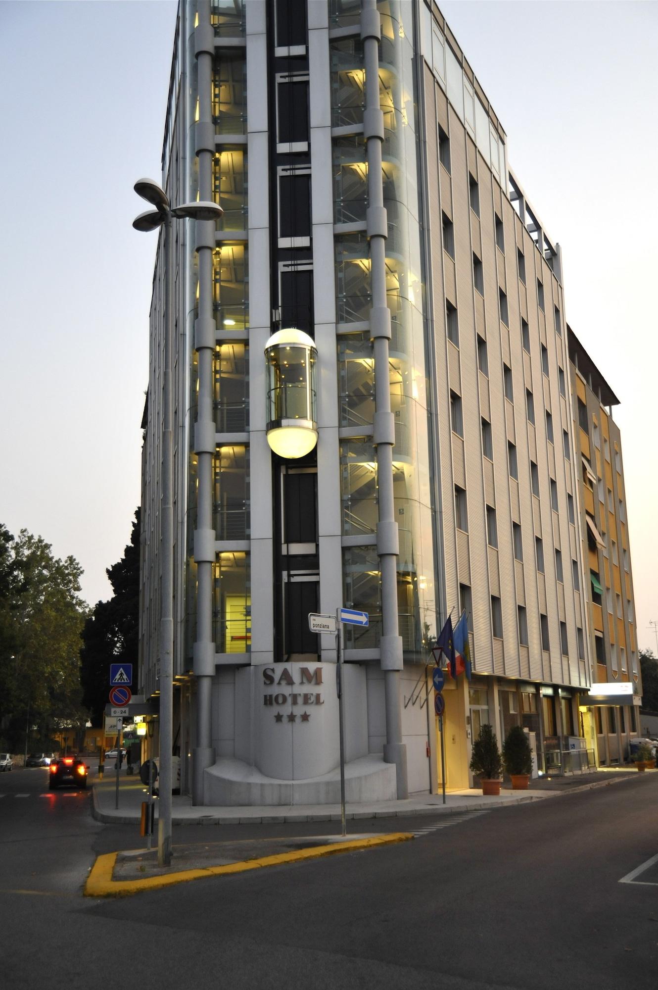 Vista Exterior Sam Hotel