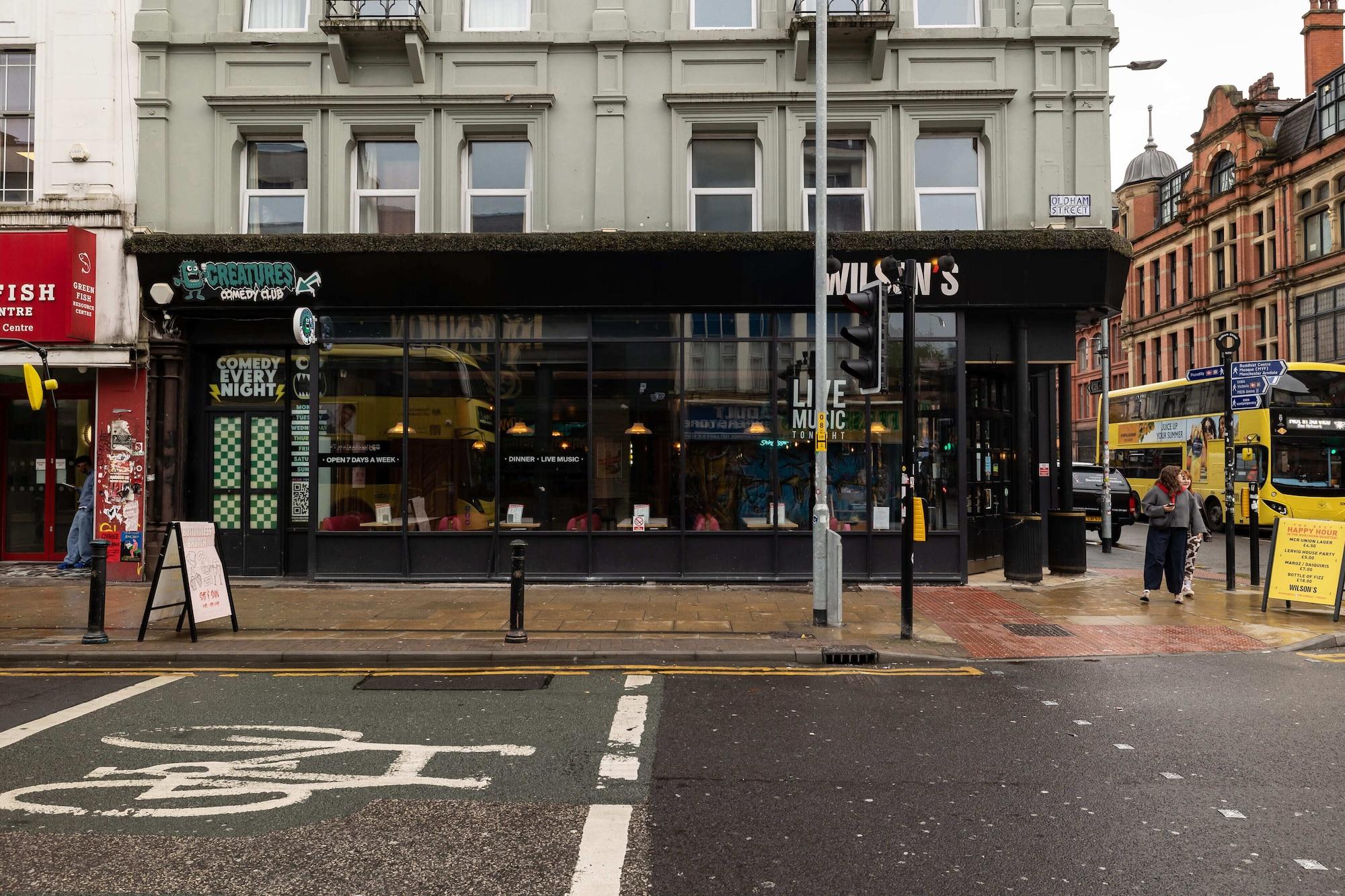 Vista Exterior Malacuna Manchester