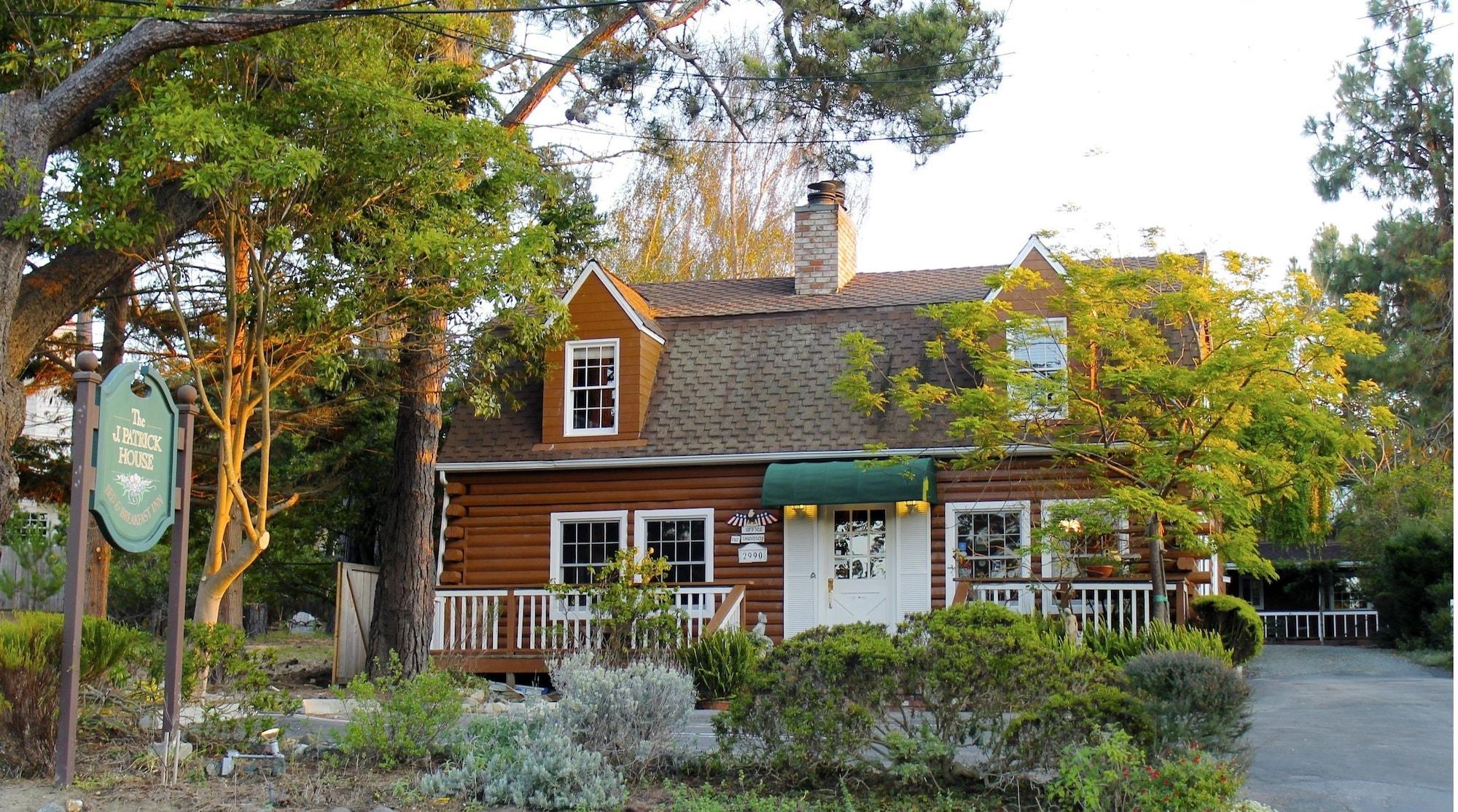 Vista Exterior J Patrick Inn