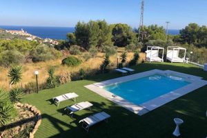 Alquiler Vacacional - Villa surrounded by greenery with sea view and swimming pool