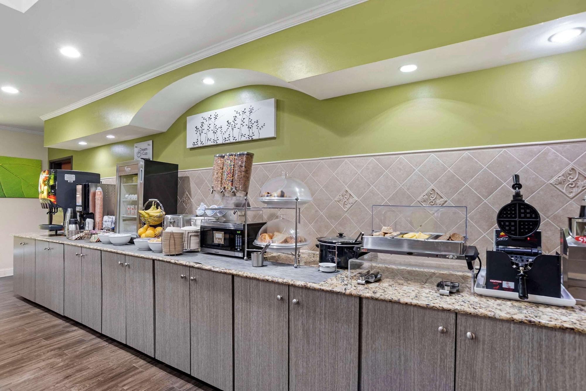 Restaurant Sleep Inn & Suites Montgomery East I-85