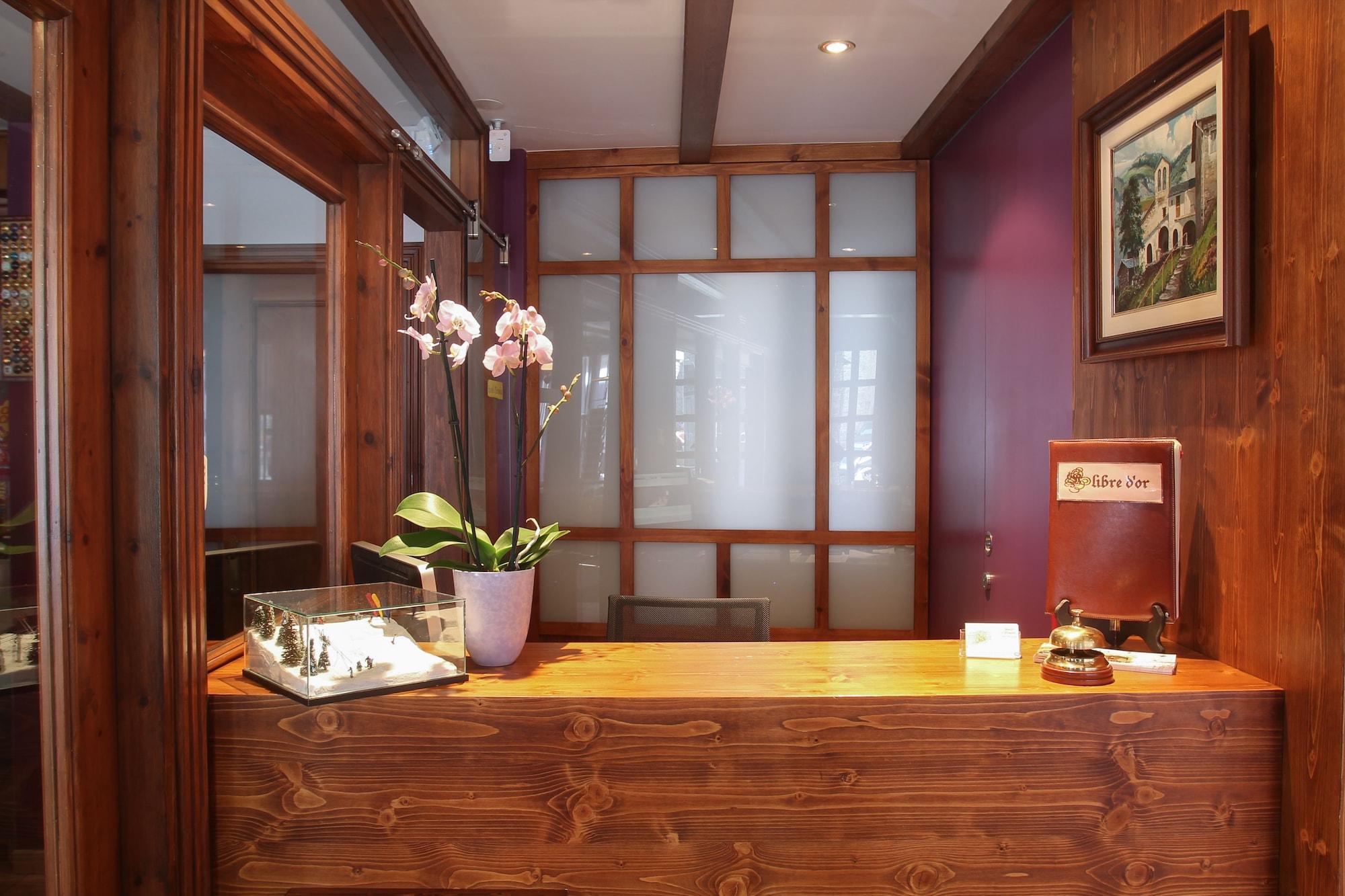 Vista Lobby Hotel L'Ermita B&B