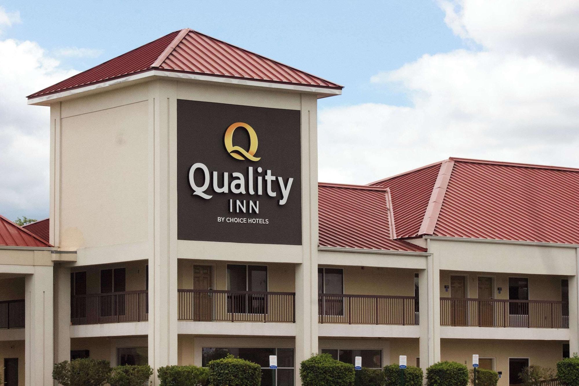Vista Exterior Quality Inn near Chattanooga South