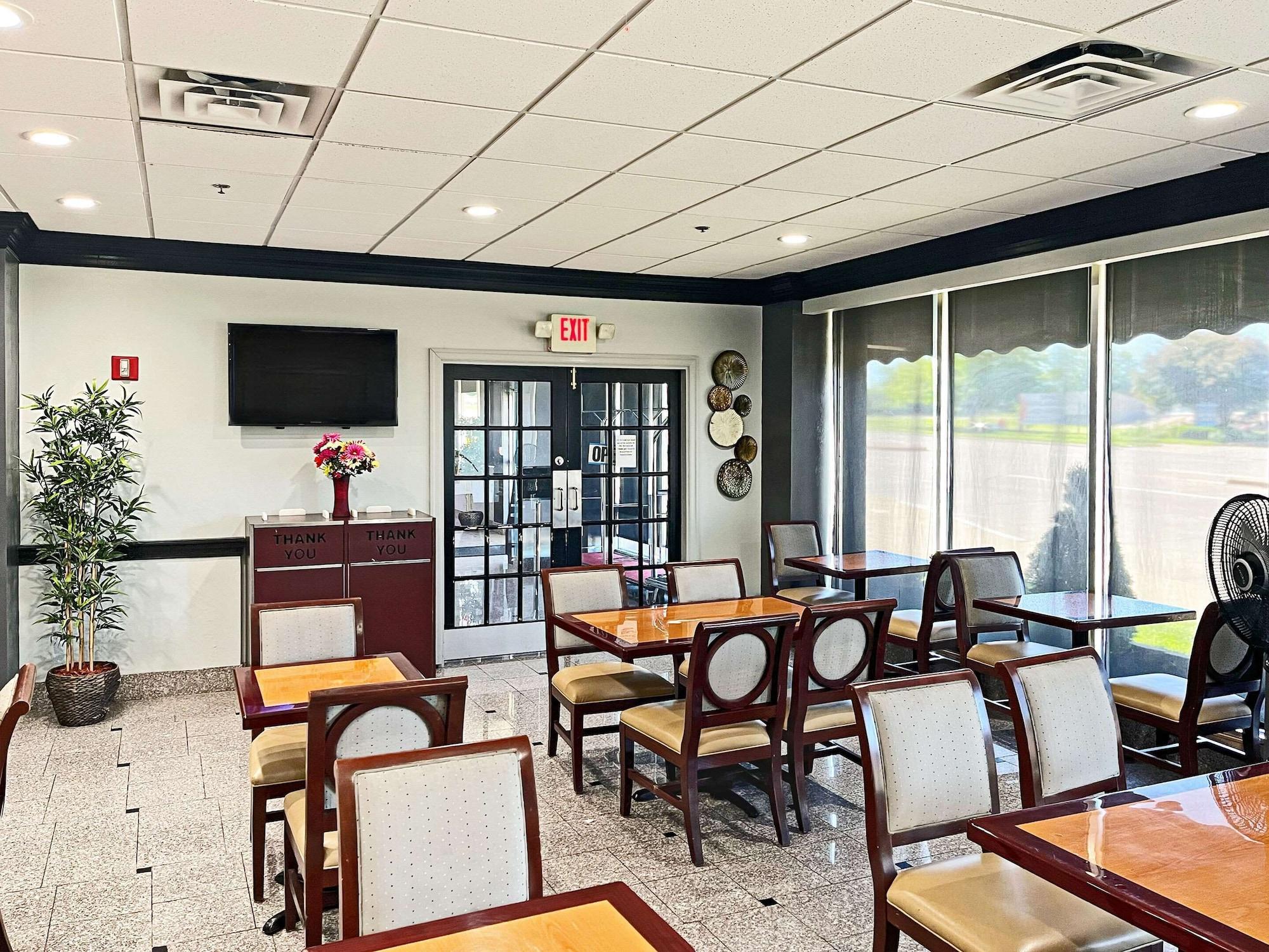 Restaurant Quality Inn & Suites Cincinnati Downtown