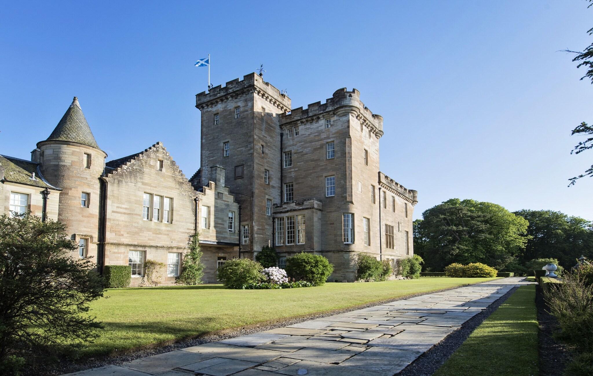 Vista Exterior Glenapp Castle