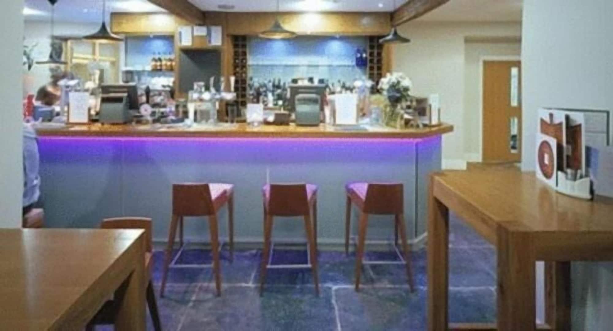 Bar/Salón The Cross Foxes- Bar Grill and Rooms