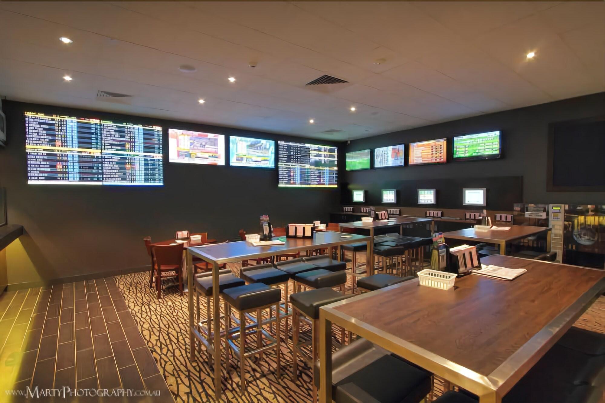 Restaurant Morayfield Tavern & Motel