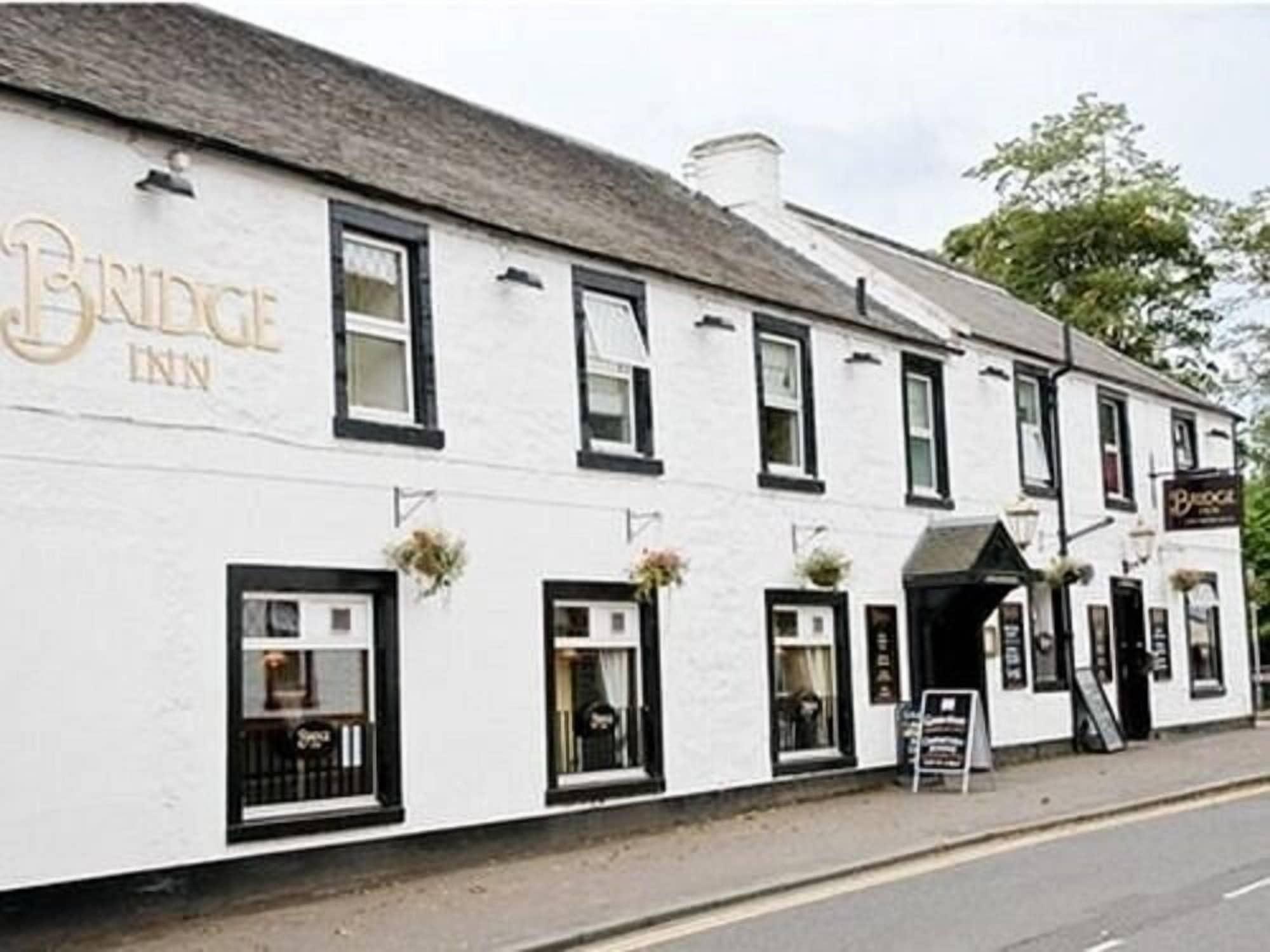 Varios Bridge Inn