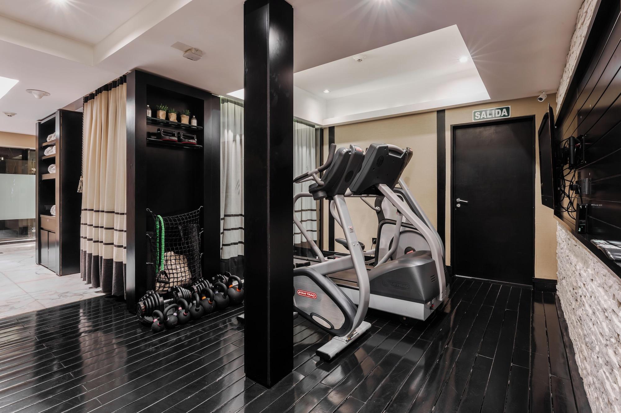 Gimnasio 1828 Smart Hotel