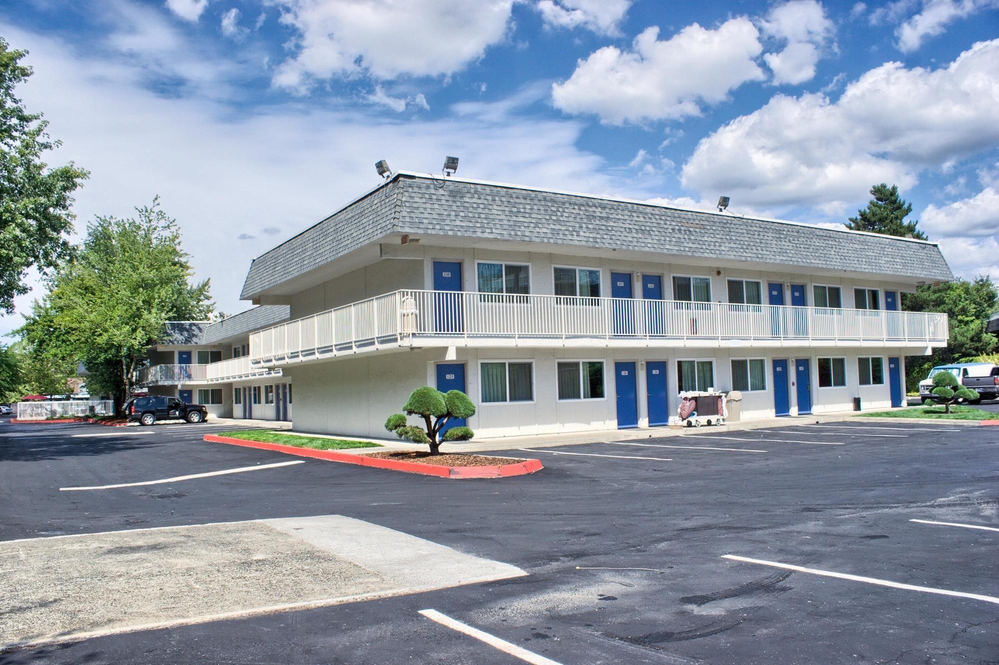 Varios Motel 6 Issaquah, WA - Seattle - East