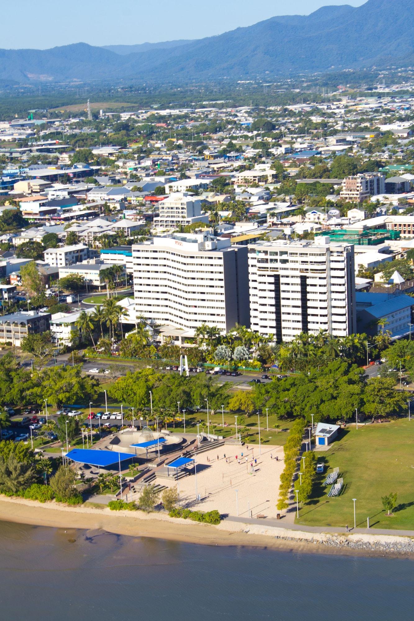 Vista Exterior Rydges Esplanade Resort Cairns