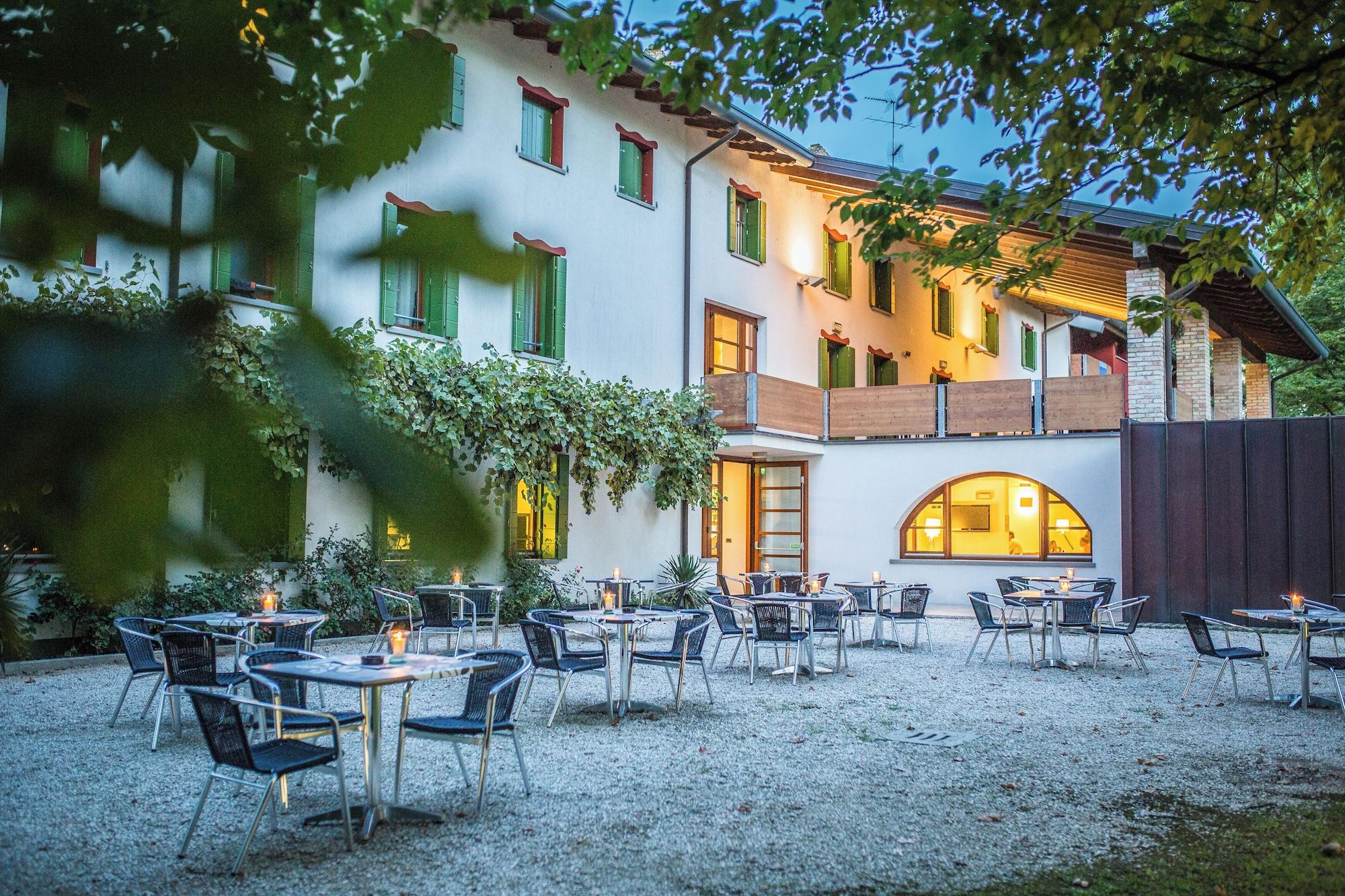 Vista Exterior Hotel La Pergola