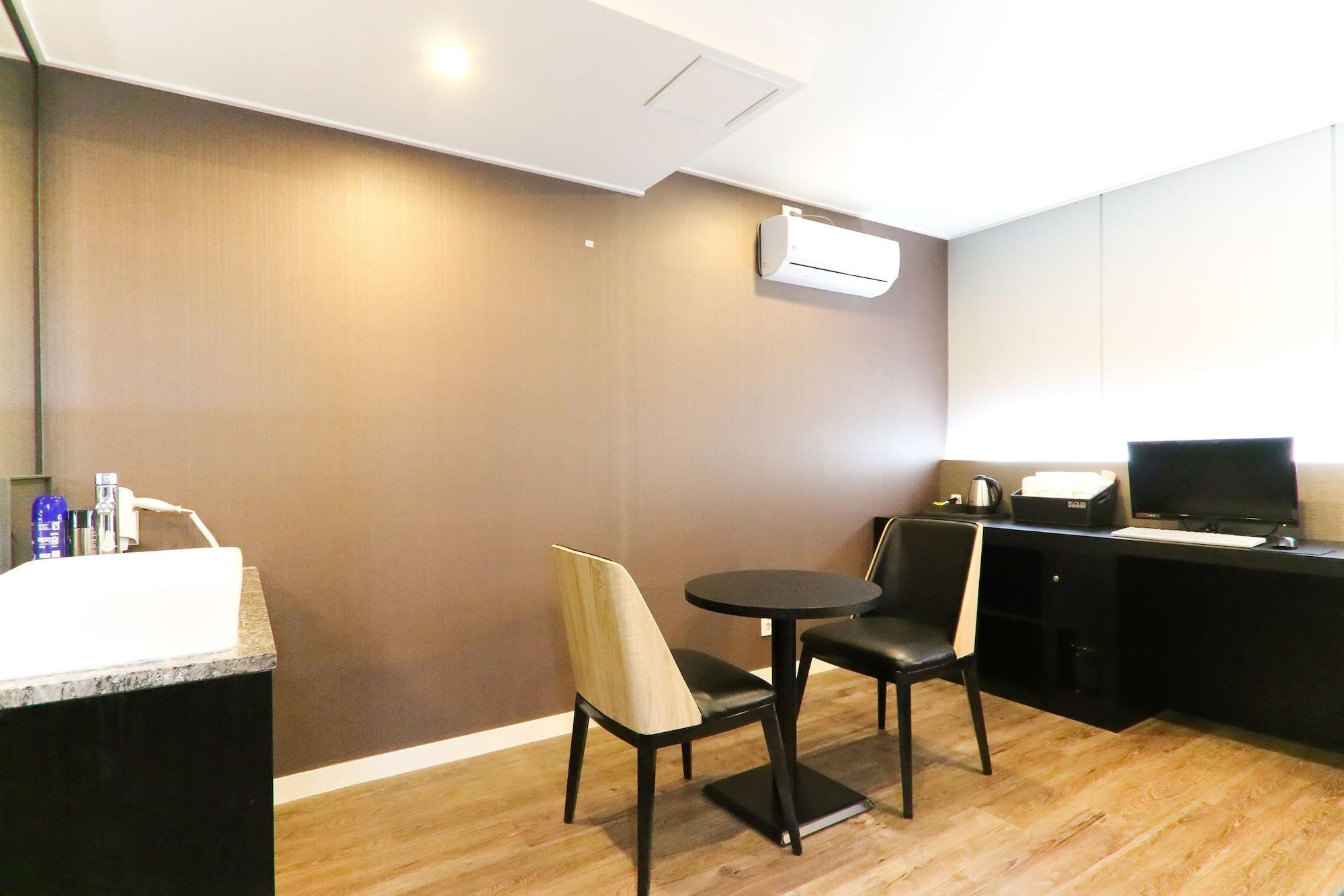 Set de Habitación Louis Hotel