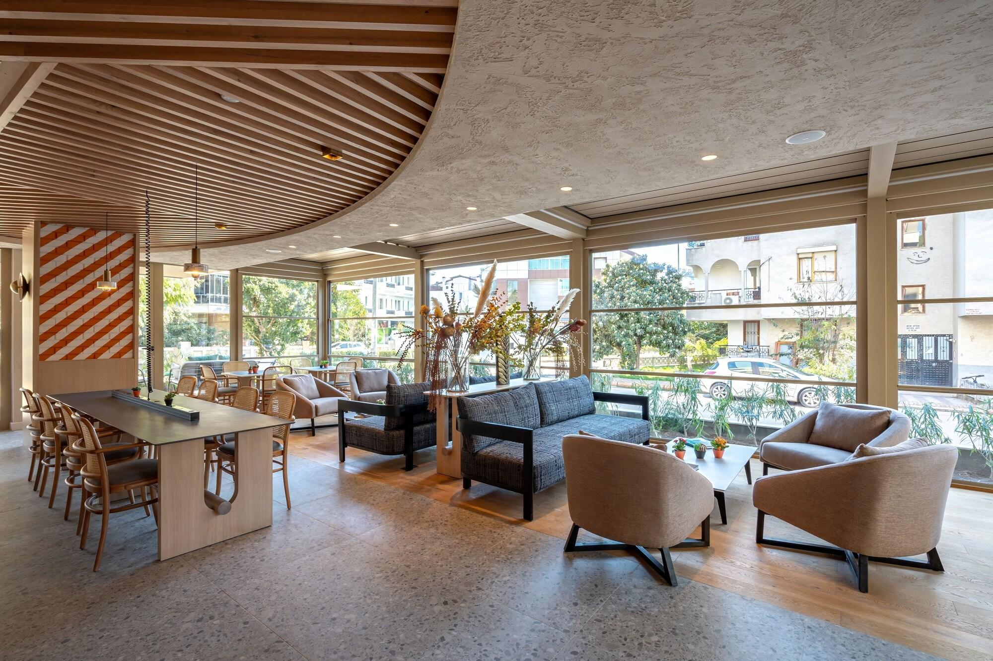 Vista Lobby Oli Hotel And Suites