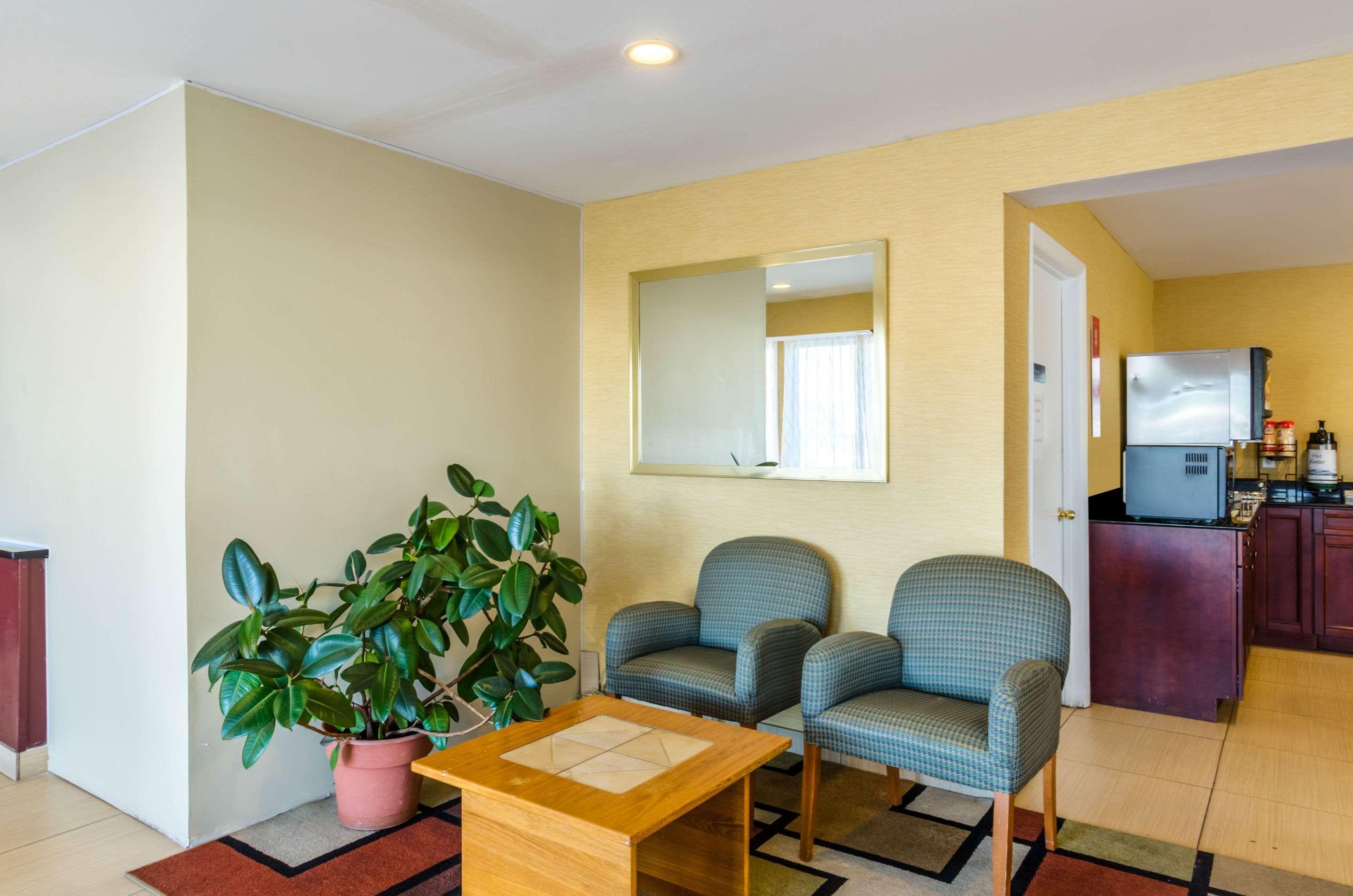 Vista Lobby FairBridge Inn Express