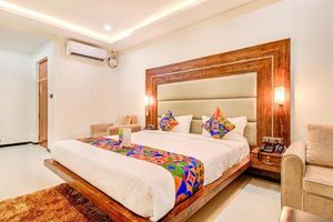 Alojamiento - Fabhotel The Rs Suites
