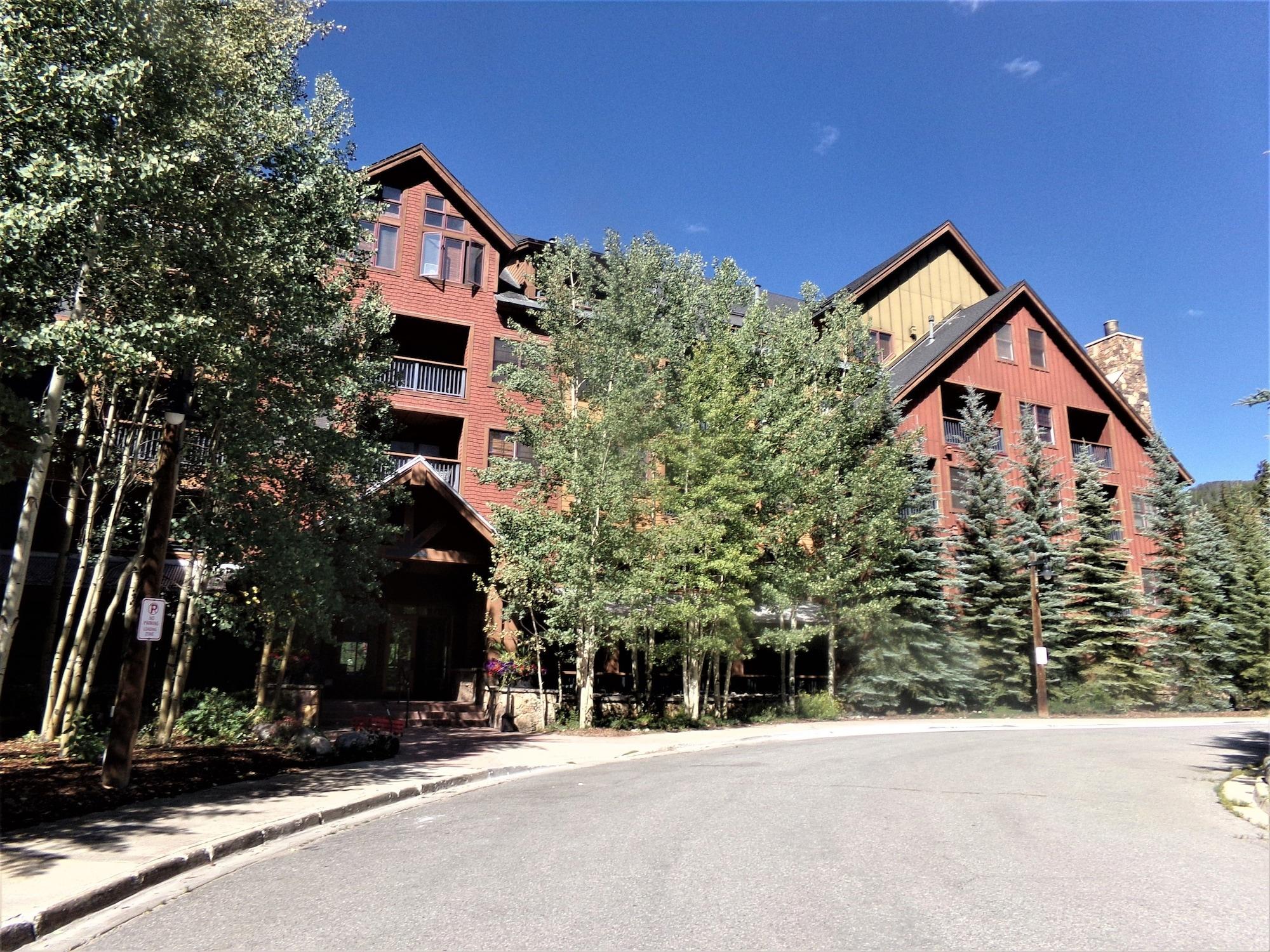 Vista Exterior Springs 2 Bed 3 Bath Murphy