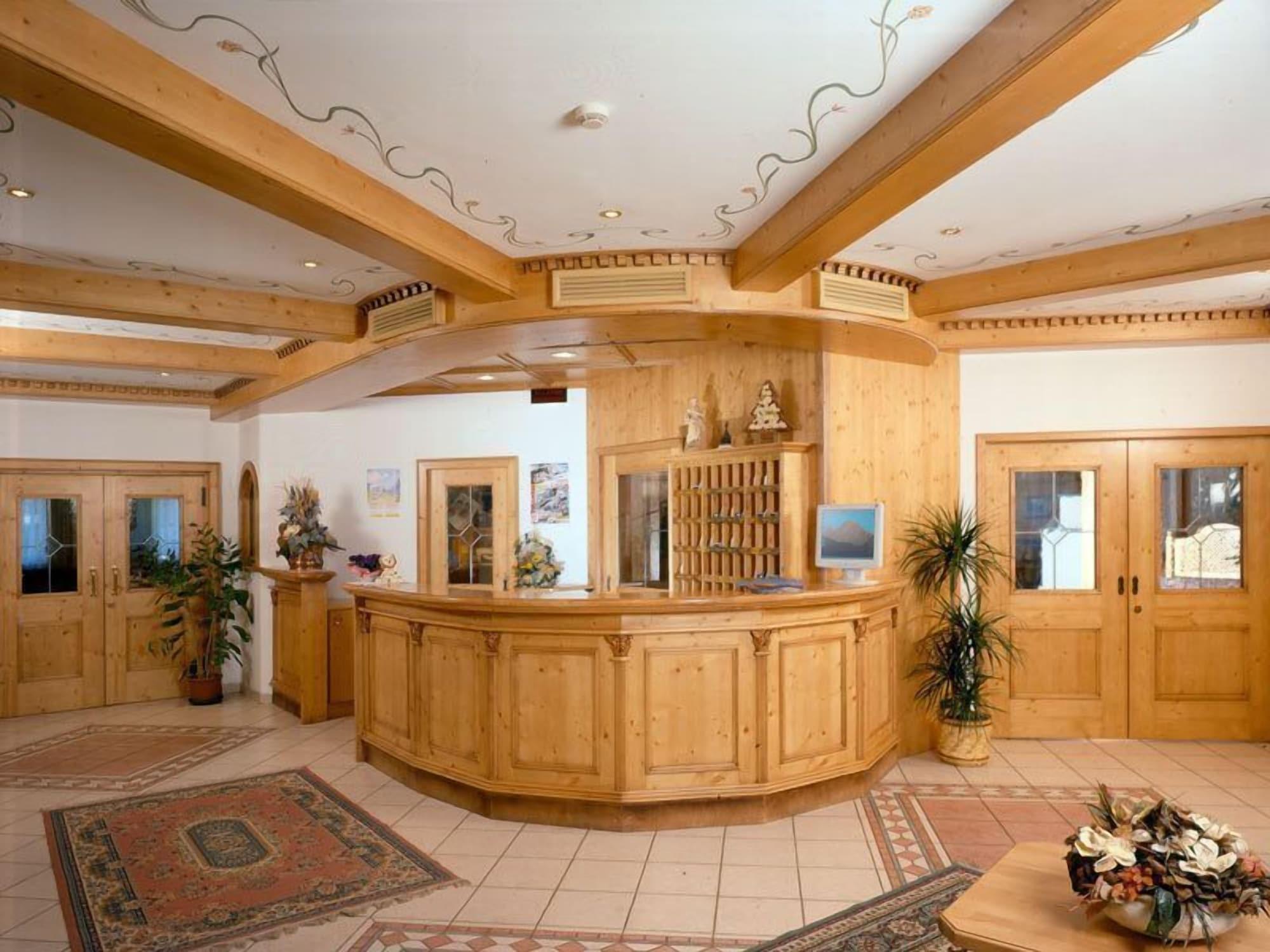 Vista Lobby Hotel Cristallo