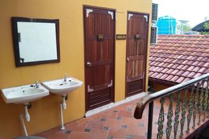Alojamiento - Kuching Waterfront  Lodge