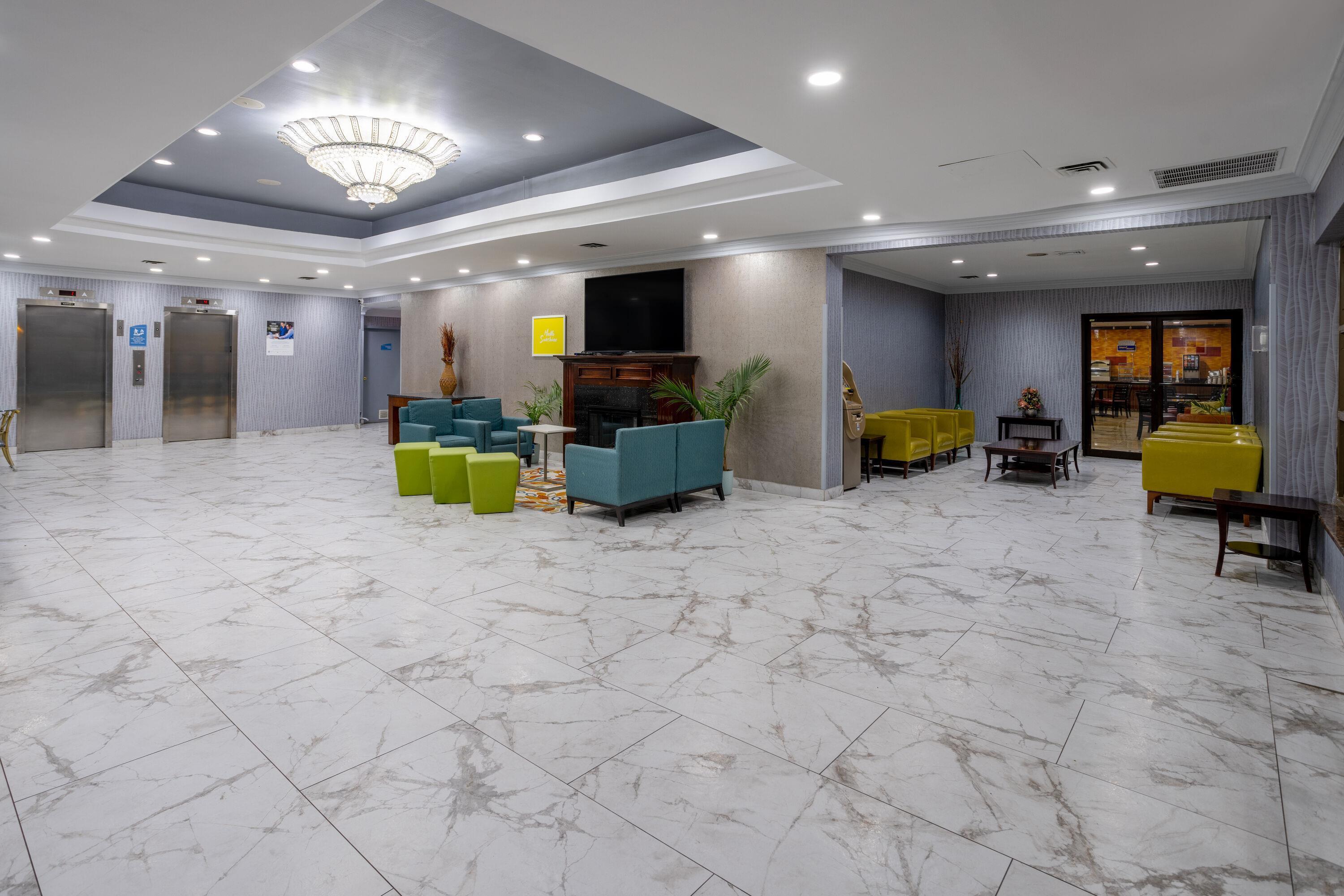 Vista Lobby Days Hotel by Wyndham North Bergen /NYC Area