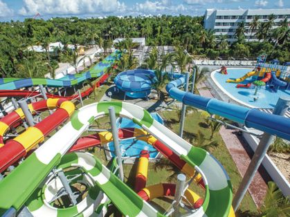 Vista da piscina da hospedagem RIU Palace Punta Cana - All Inclusive - Foto 4