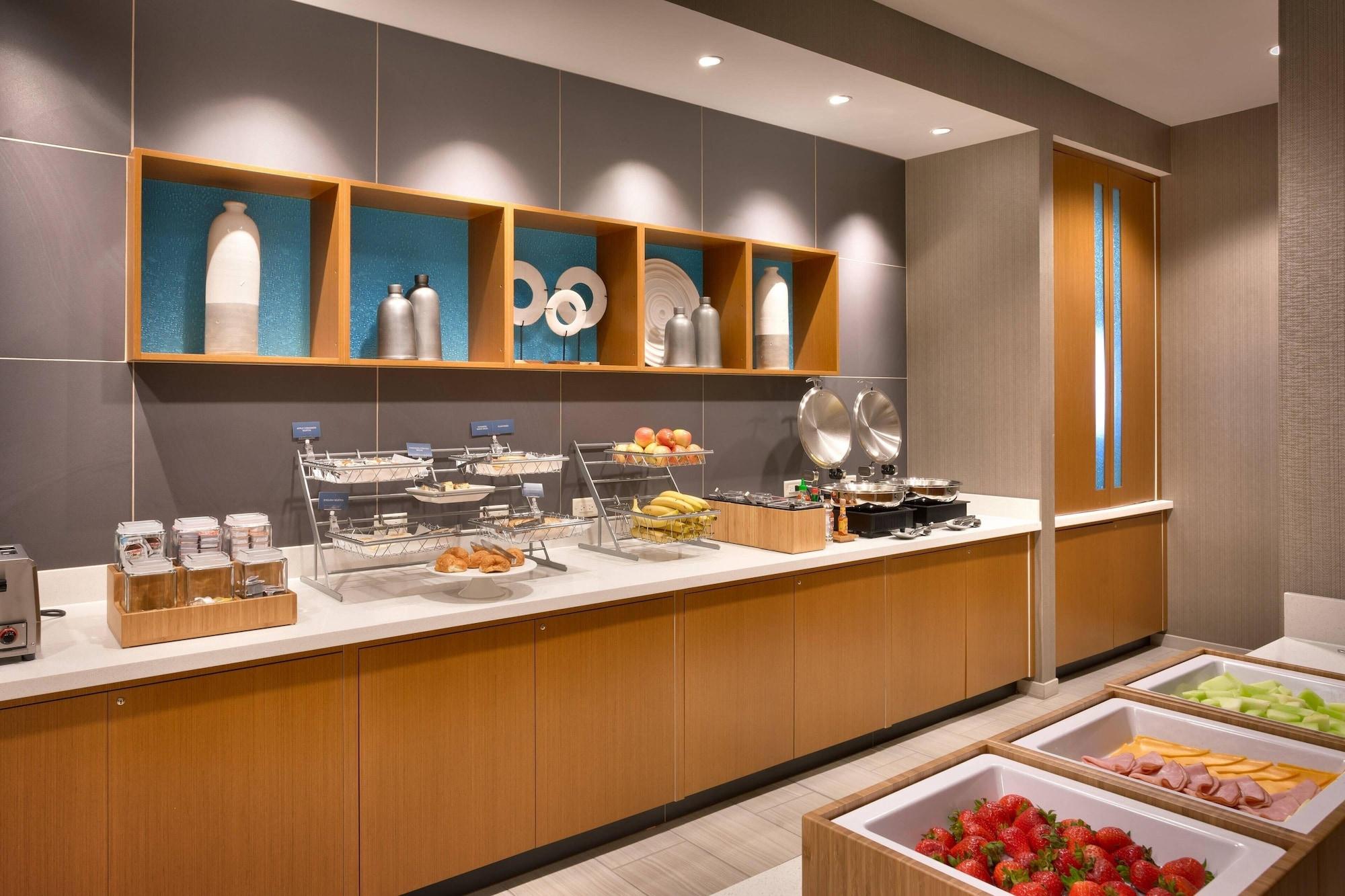 Restaurant SpringHill Suites by Marriott Coralville