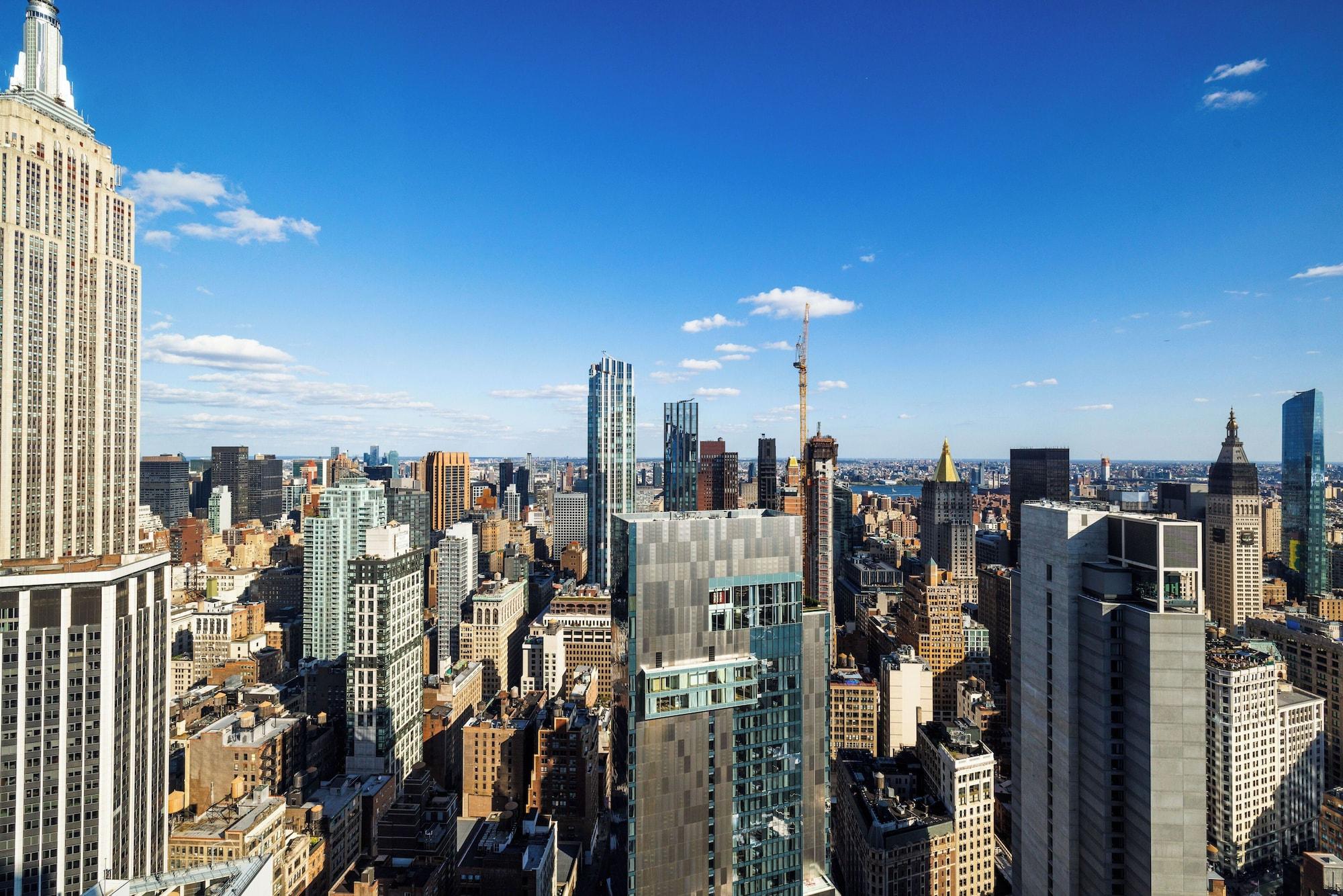 Varios 2 bedroom luxury Empire State VIEW