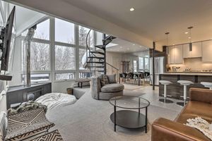 Alquiler Vacacional - Vail Condo w/ Mtn View Deck - Steps to Ski Shuttle