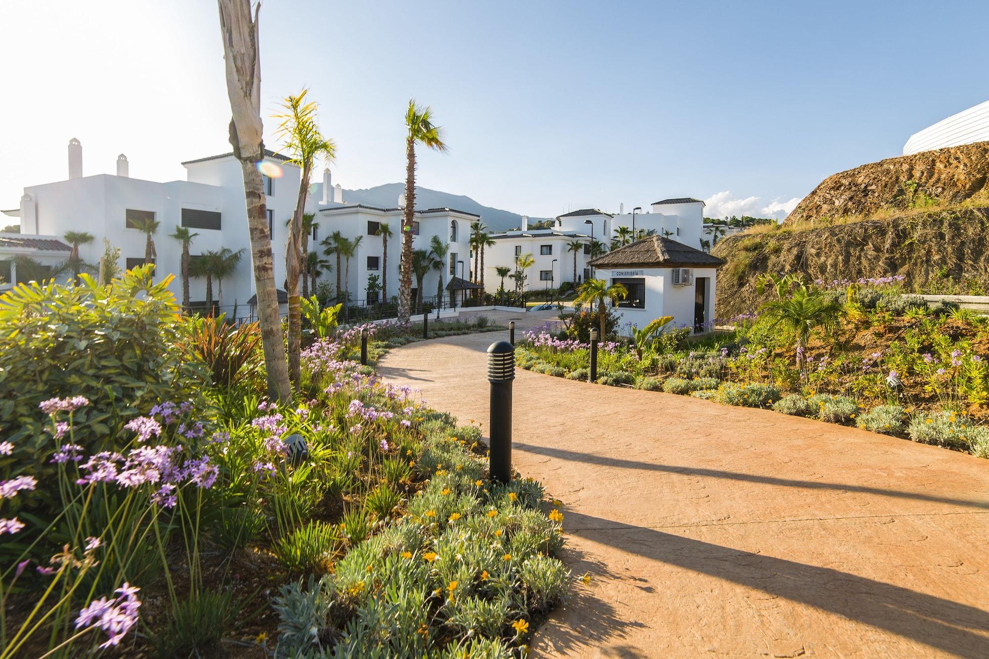 Vista Exterior Estepona Holiday Hills