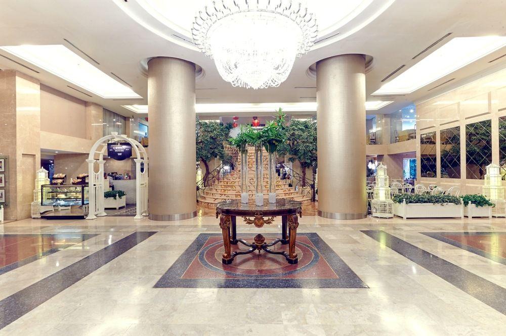Vista Lobby Garden Palace Hotel Surabaya
