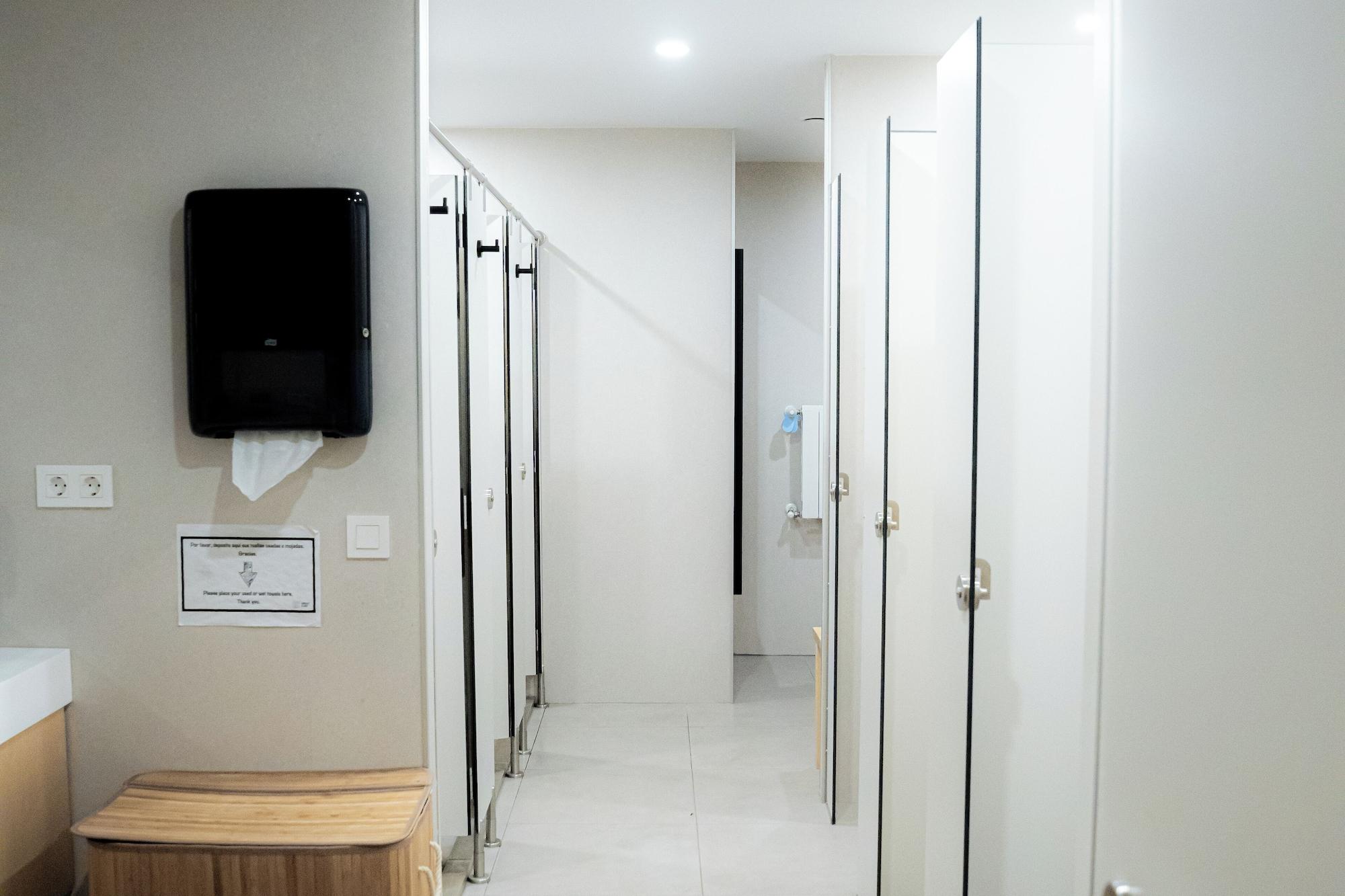 Equipamiento de Habitación Urban Cube Hostel Granada