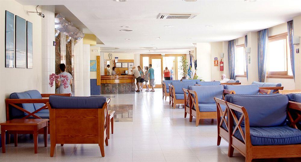 Vista do lobby Invisa Hotel Ereso - All Inclusive