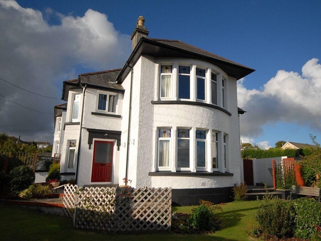 Varios Langdale House