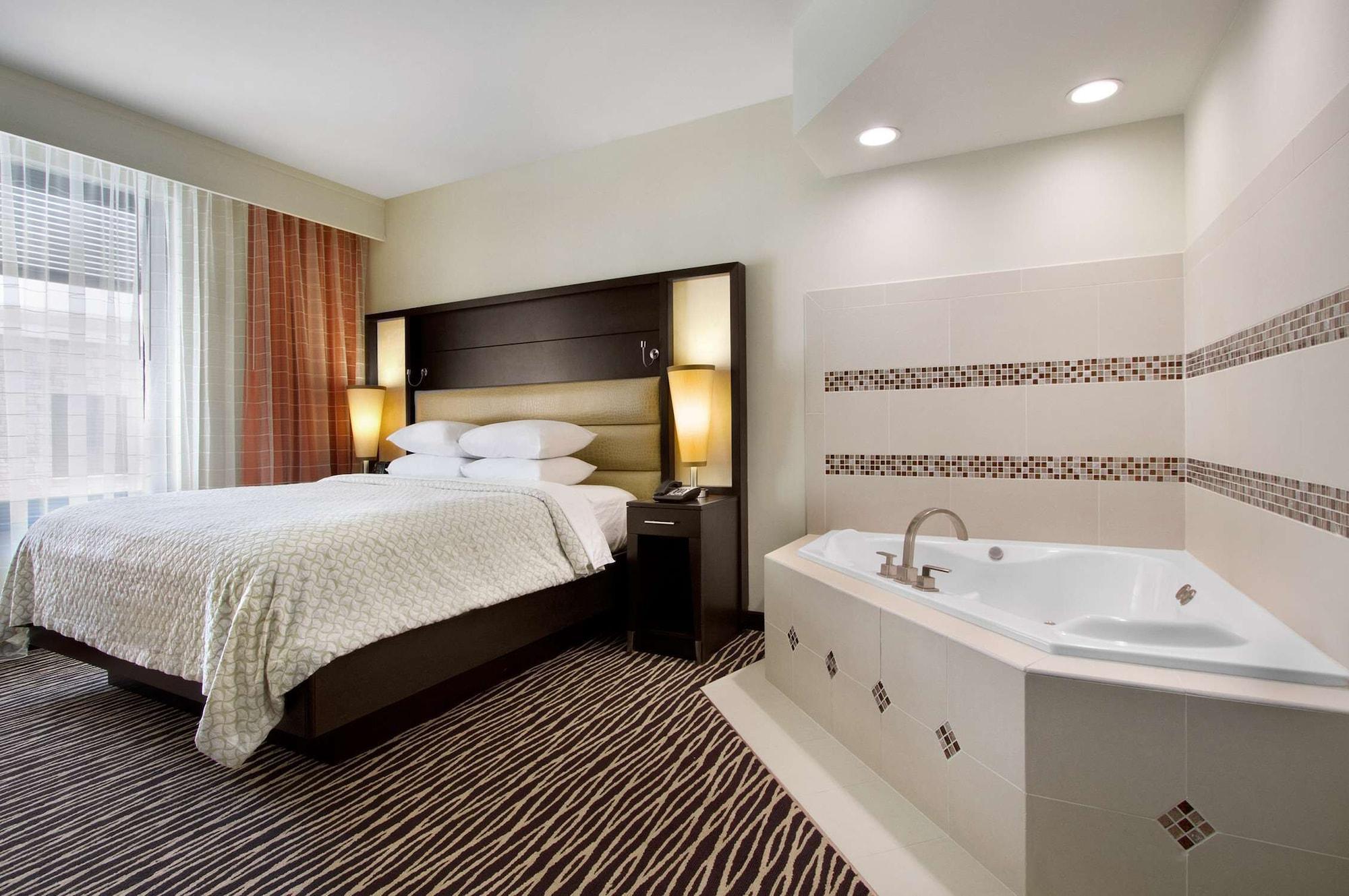 Habitación Embassy Suites by Hilton Fayetteville Fort Bragg