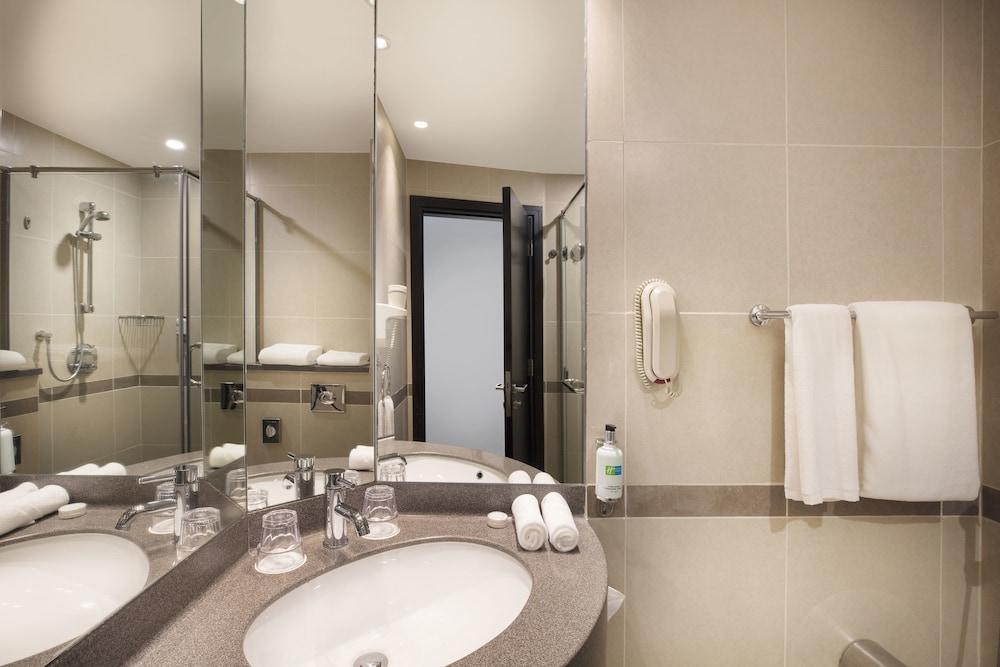 Equipamiento de Habitación Holiday Inn Express Dubai Safa Park
