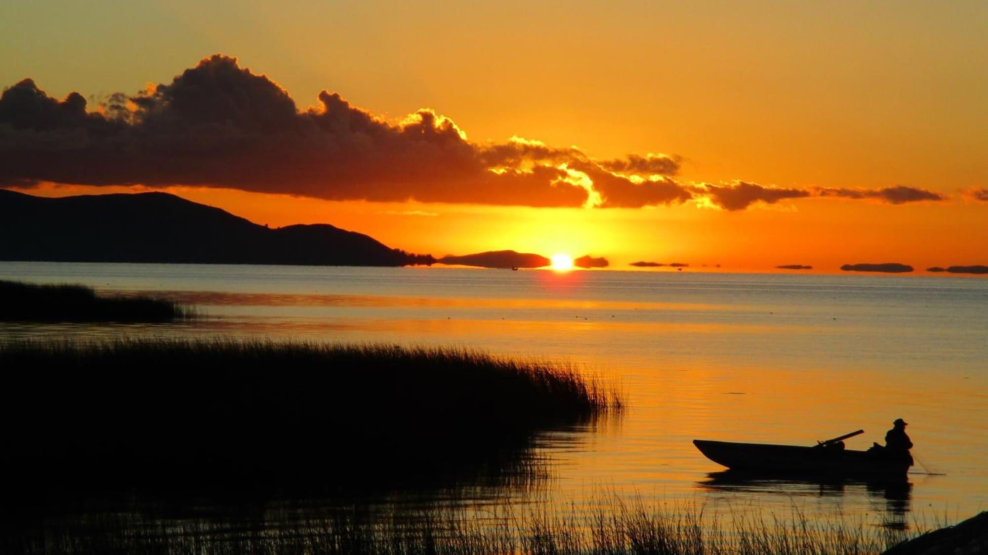 Playa Uros LodgeTiticaca Peru