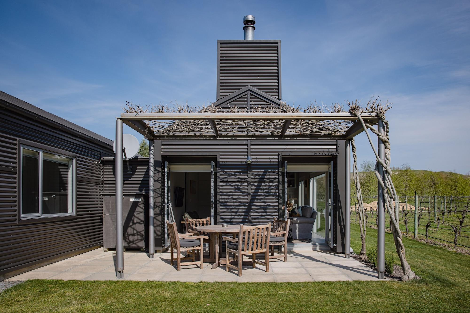 Vista Exterior Craggy Range Luxury Vineyard Retreat