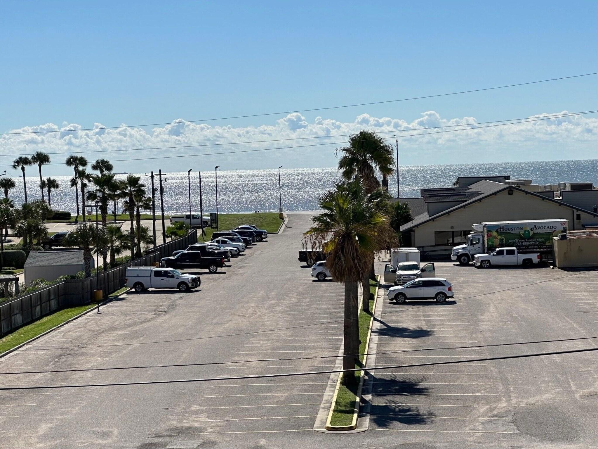 Vista Exterior Baymont by Wyndham Galveston