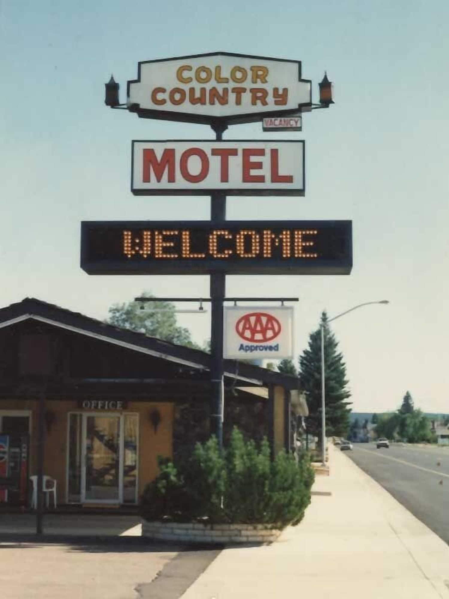 Varios Color Country Motel