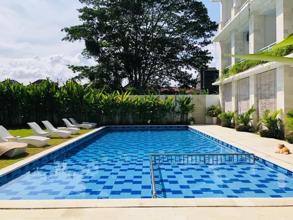 Vista Piscina The Renon Residence King Bedroom 103