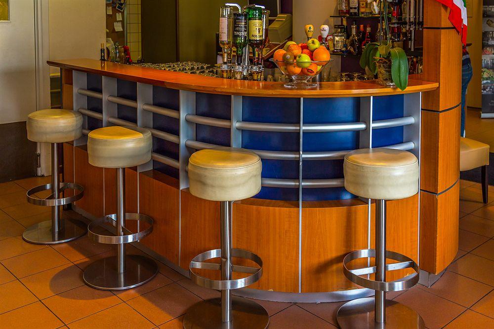 Bar/Salón Hotel Cathedrale