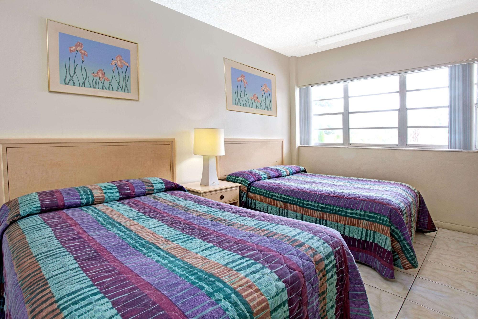 Habitación Knights Inn Hallandale