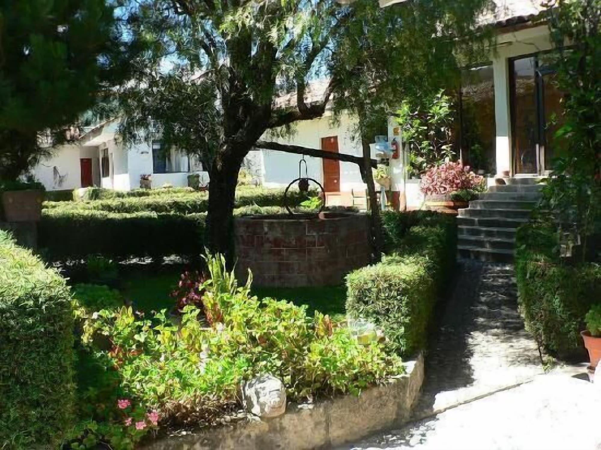Vista Exterior Hotel Colomba