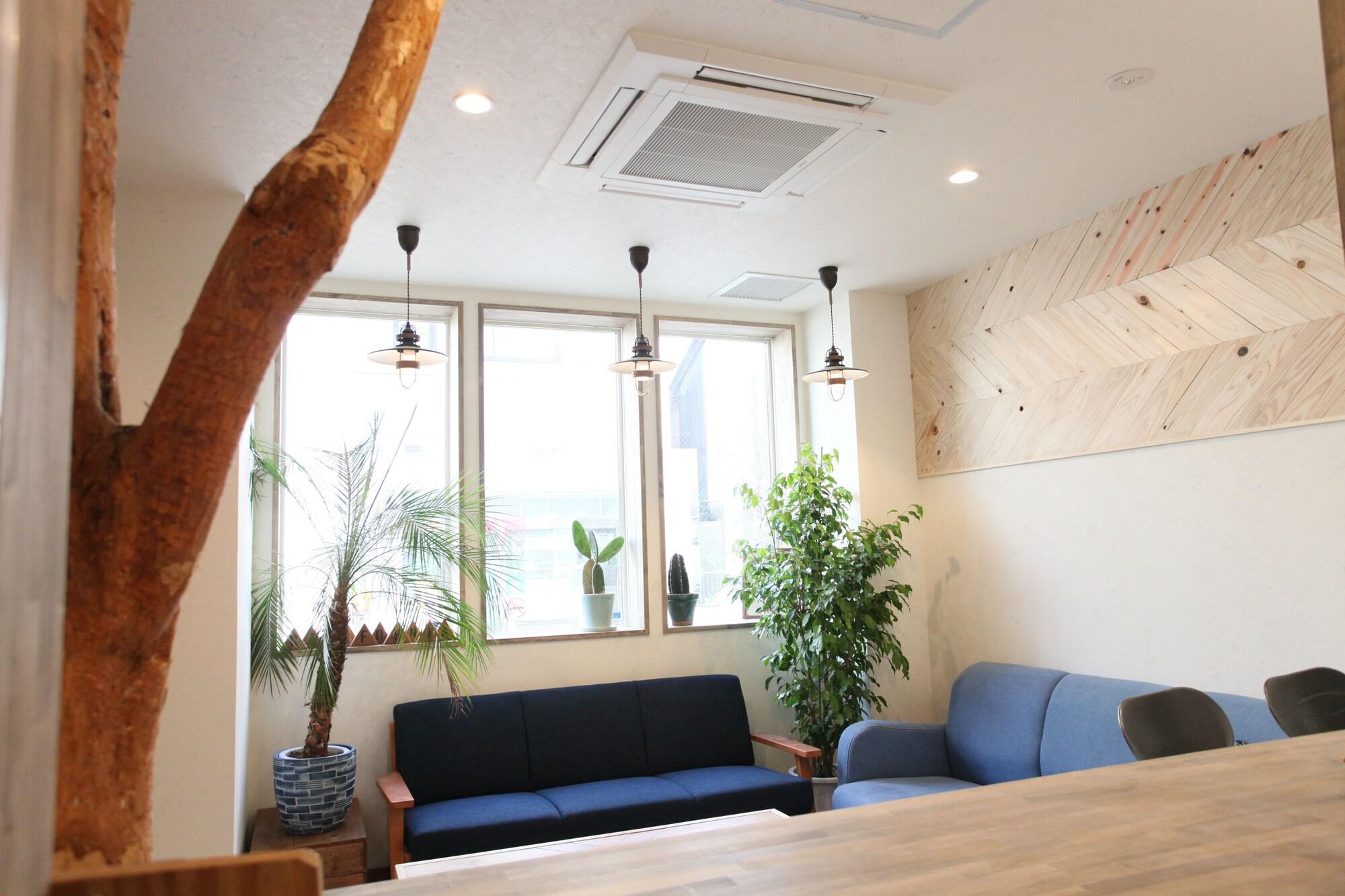 Vista Lobby North Front Hostel