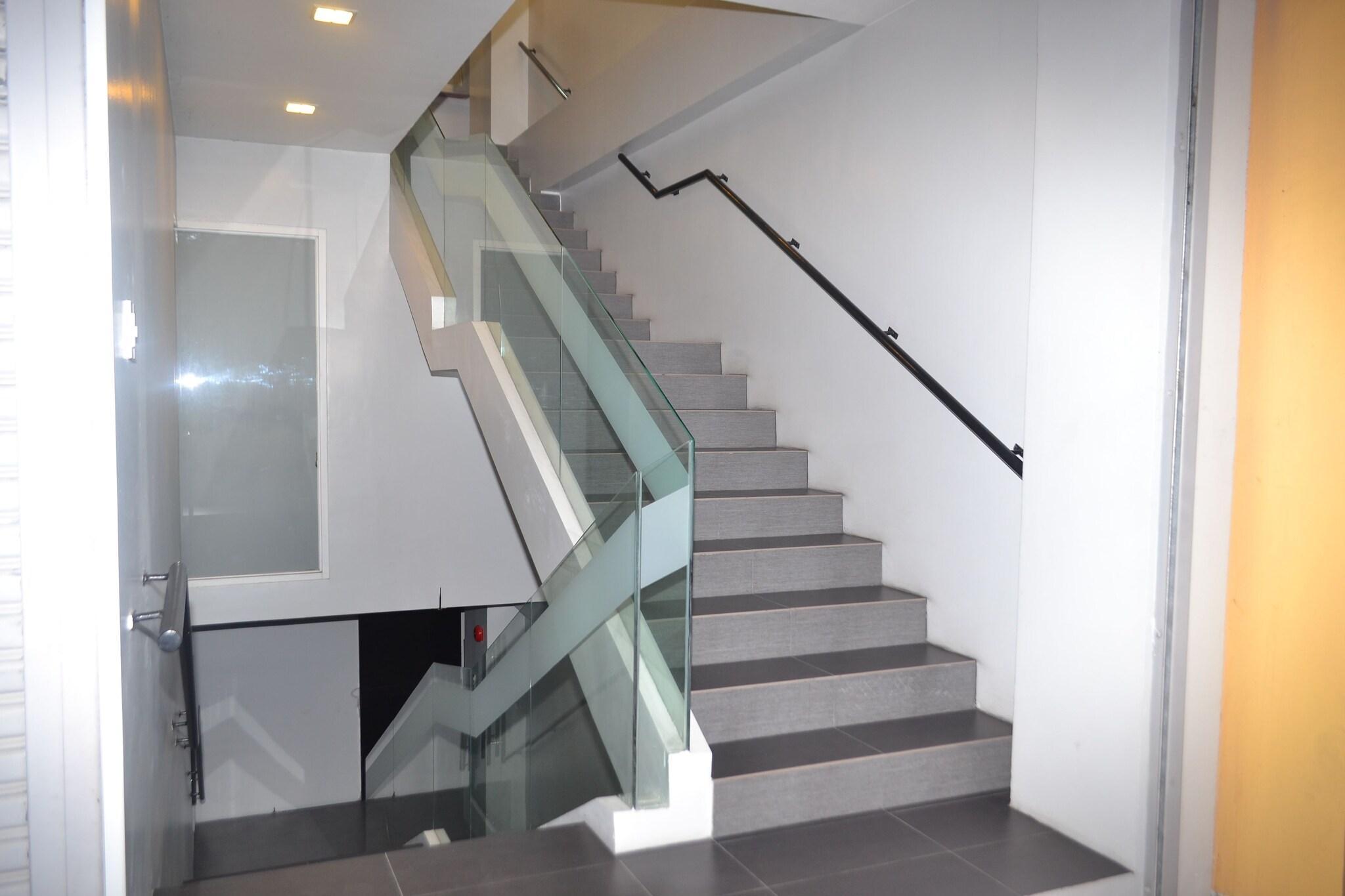 Vista Lobby F2M Tower