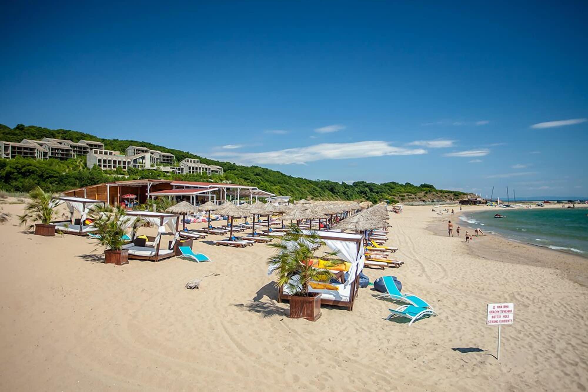 Playa Saint Thomas Holiday Village