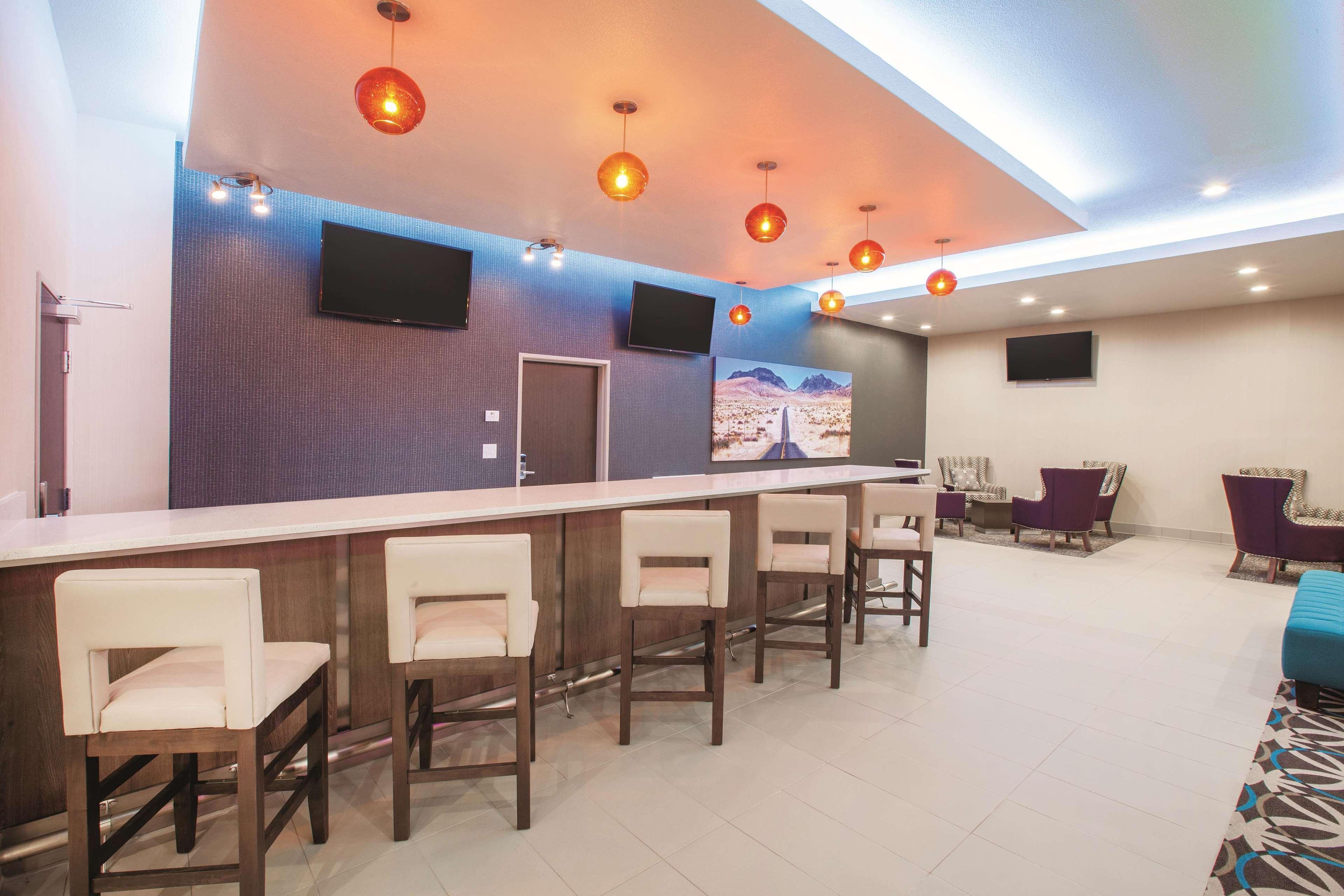 Bar/Salón La Quinta Inn & Suites by Wyndham San Marcos Outlet Mall