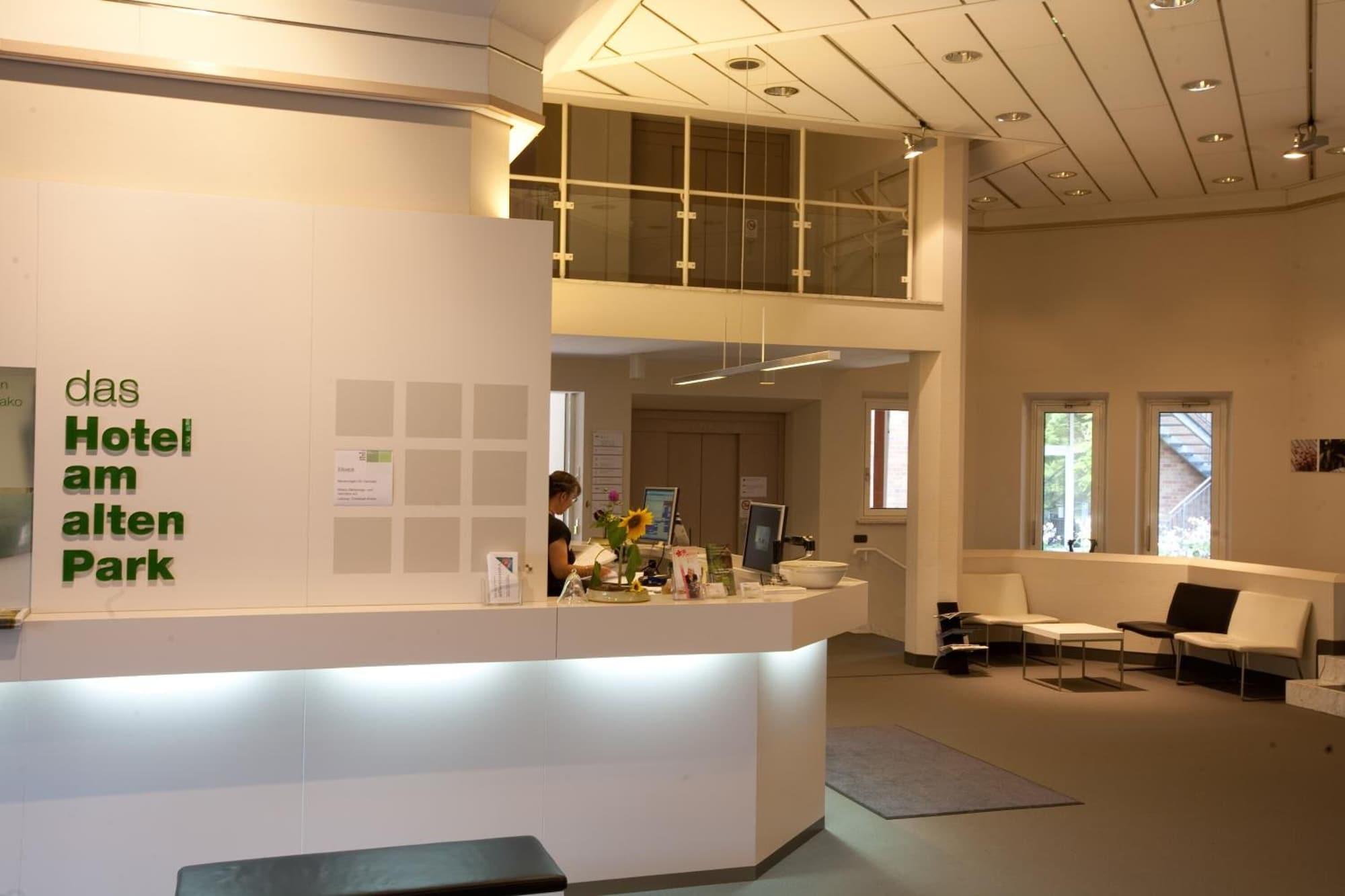 Vista Lobby das Hotel am alten Park